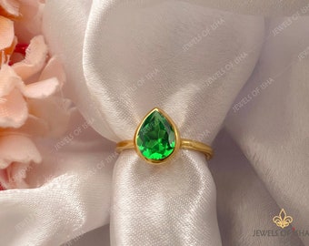 Stunning Tsavorite Garnet Teardrop Ring, Green Garnet Ring, Delicate Solitaire Solid Handmade Ring, Women Everyday Ring, Wedding Engagement