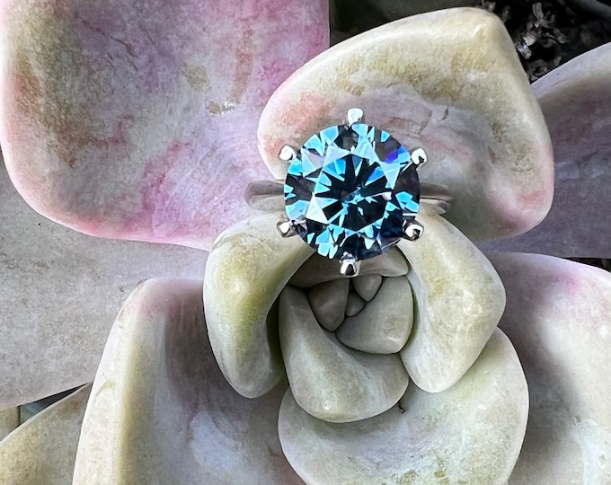 3CT Lab Grown Diamond: Round Brilliant Cut, Vivid Greenish Blue, VS1