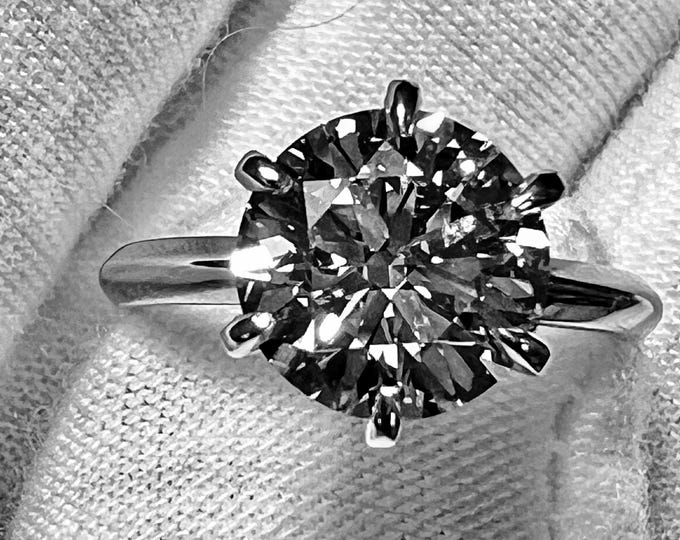 14K Gold 2.5CT Lab Grown Diamond Engagement Ring: Round Brilliant Cut