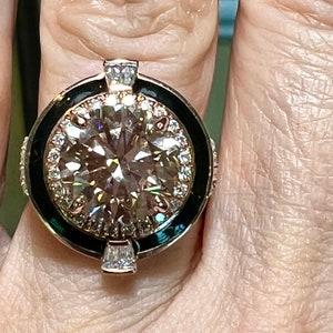 Anillo Art Déco de oro rosa de 10 quilates con halo de diamantes rosas