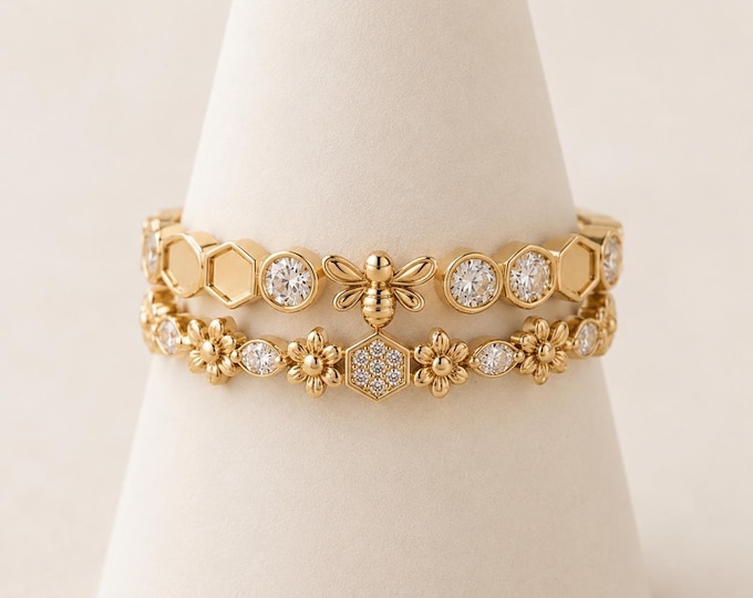 Honey Bee Wildflower Wedding Band Set | Nature Inspired Stacking Rings