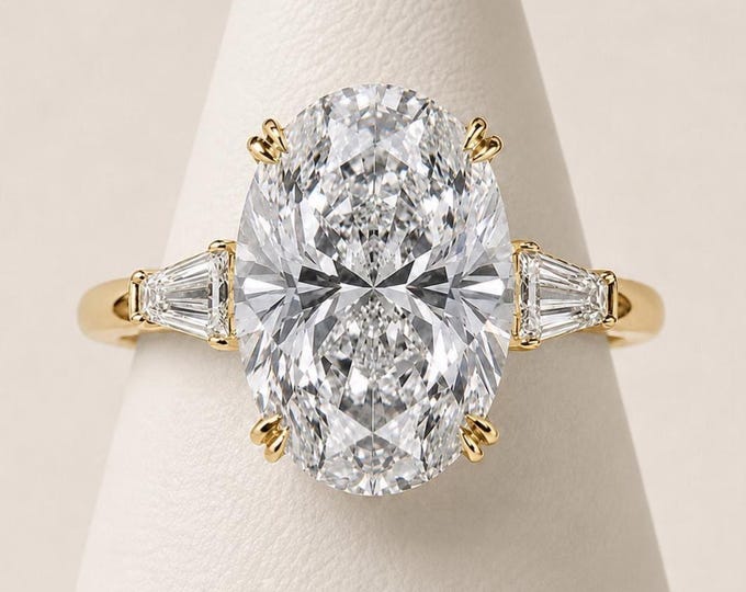 Oval Cut Diamond Engagement Ring 9CT Lab Grown G VVS2 14K Gold Statement Ring