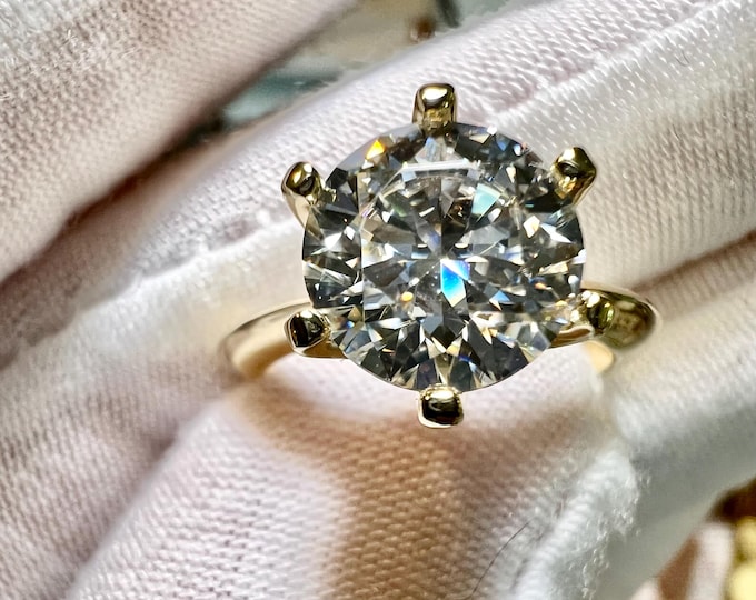 14K Gold 2.8CT Lab Grown Diamond Engagement Ring: Round Brilliant Cut