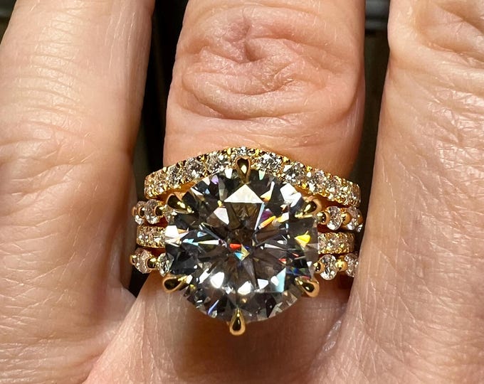 14K Gold 5CT Round Brilliant Cut G VVS2 3EX Lab Grown Diamond Bridal Set