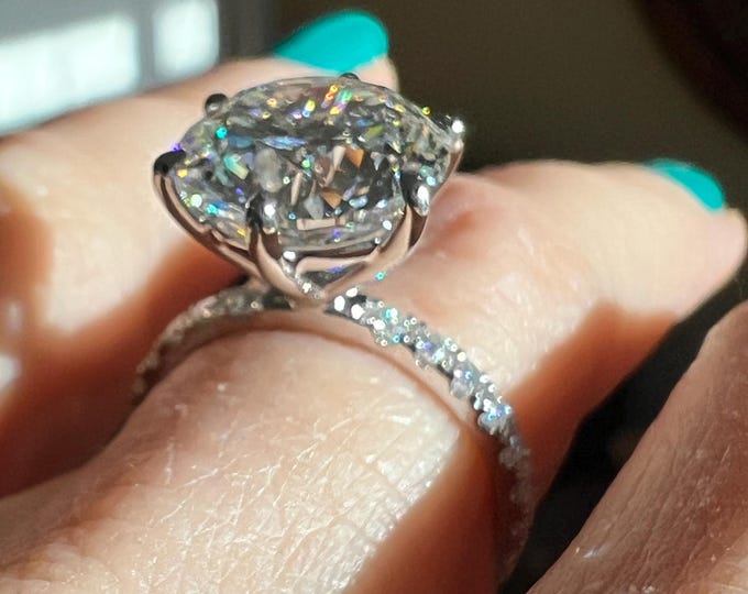 IGI Certified 5.5CT G VVS2 3EX Lab Grown Diamond Engagement Ring