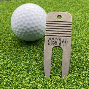 Custom Titanium Divot Tool – Golf Gift for Dad, Groomsmen, or Tournament Awards