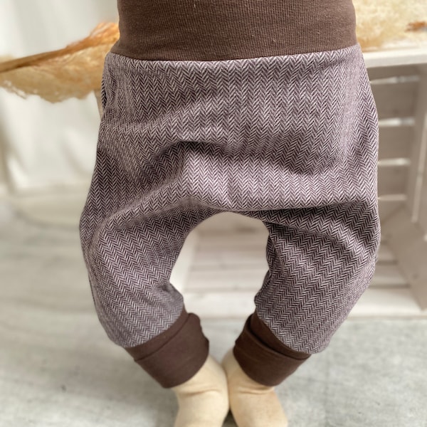 Pumphose aus Jacquard  / Fischgrätenmuster / mitwachsende Hose / Babyhose / Knickerbocker / bequeme Babykleidung  / braun