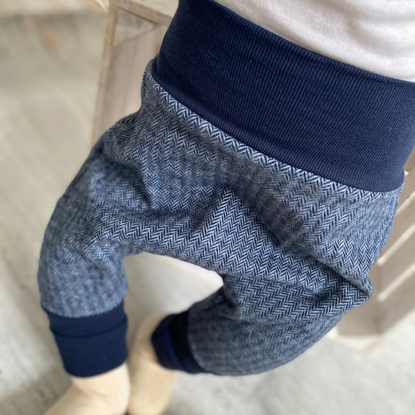 Pumphose aus Jacquard Jersey / Fischgrätenmuster / mitwachsende Hose / Babyhose / Knickerbocker / bequeme Babykleidung / blau