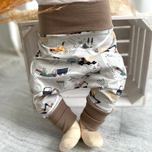 Coole Hose für Jungs / Pumphose für Babys und Kleinkinder / Babyhose / Bequeme Kinderhose / Motiv Baustellenfahrzeuge / Kran Bild 2