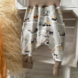 Coole Hose für Jungs / Pumphose für Babys und Kleinkinder / Babyhose / Bequeme Kinderhose / Motiv Baustellenfahrzeuge / Kran Bild 5