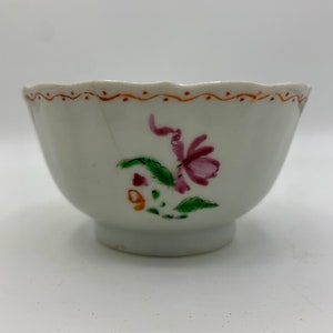 Antique Late 18th Century Chinese Export Porcelain Tea Bowl / Cup Chinoiserie Famille Rose Palette