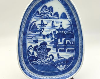 Antique 19th Century Chinese Export Canton Porcelain Blue & White Leaf Dish, Vide Poche, Pagoda Landscape, Chinoiserie Decor