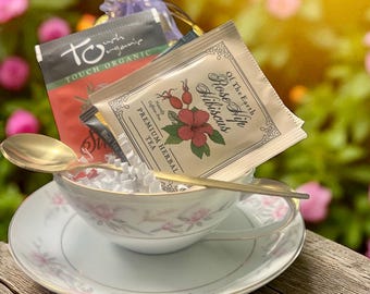 Book Lover Gift Box: Vintage Teacup, Cozy Reading Set with Personalized Note