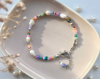 Perlenarmband mit Süßwasserperlen / buntes Armband / Süßwasserperlen Armband / Geschenkidee