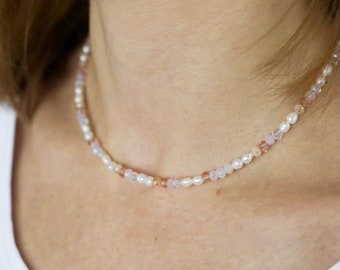 Süßwasserperlenkette mit facettierten Glasperlen in Pastelltönen / Choker / Halskette