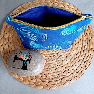 Trousse de maquillage, petite trousse de toilette.