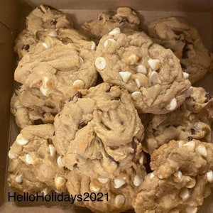 1 Dozen Macadamia Nut White Chocolate Chip Cookies!
