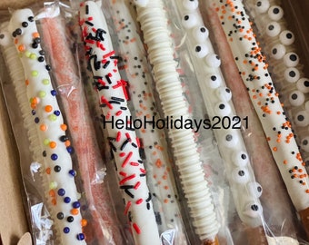 1 Dozen Halloween Pretzels- Mixed as shown in photos. HEAT SENSITIVE!
