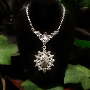 Handmade Antique Silver Spectrolite &#39;Maranwethiel&#39; Fantasy Elven Necklace