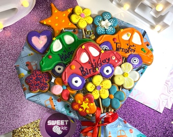 Ramo de galletas de cumpleaños para niño: ramo de galletas con temática de coche, 1 docena de galletas personalizadas