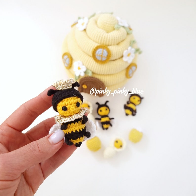 Ruche avec des abeilles au crochet image 9