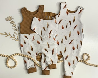 Baby Strampler mit Pampasgras im BOHO Style - süße Babykleidung mit Personalisierung - Geschenke zur Geburt oder Taufe - Baby Outfit