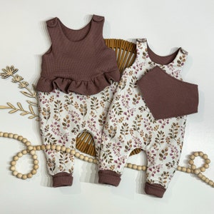Romper with flowers - cute baby clothes for spring and summer - neutral baby clothes - birth gifts - size. 38-92