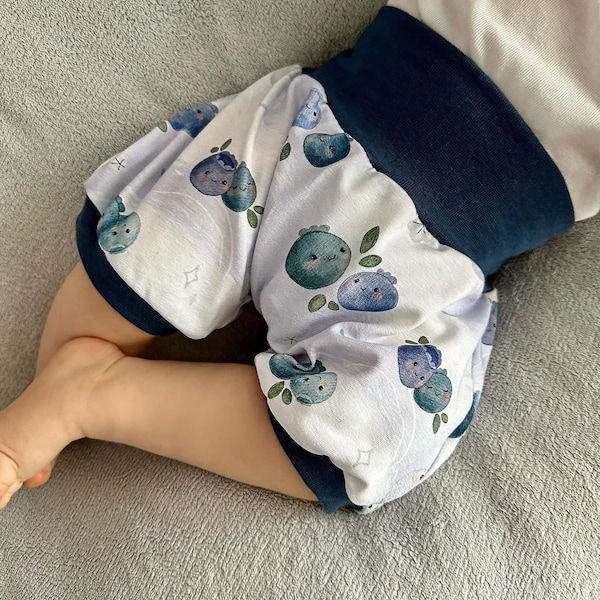 Kurze Pumphose mit Blaubeeren - Kinder Shorts für Jungs und Mädchen - Sommer Babykleidung - kurze Hosen - Babygeschenke - Gr. 56-128