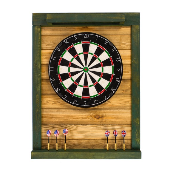 The Premium Dart Wandschutz Aus Rustikem Holz Beleuchtung 