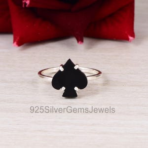 Zwarte onyx schoppenring, handgemaakte massieve ringen, pokerring, speelkaartenring, unieke ring voor vrouwen, gelukscadeau, 925 sterlingzilveren ring