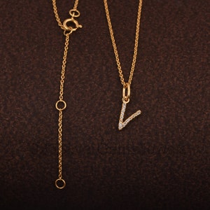 Dije de letra V en oro macizo de 14 quilates, joyería de diamantes con engaste pavé, elegante collar de diamantes de oro para regalos de aniversario, boda, Navidad.