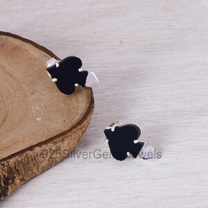 Brincos pendentes em formato de pá preta de prata esterlina 925 para mulheres, presente exclusivo para meninas, brincos com traças curativas de nascimento.
