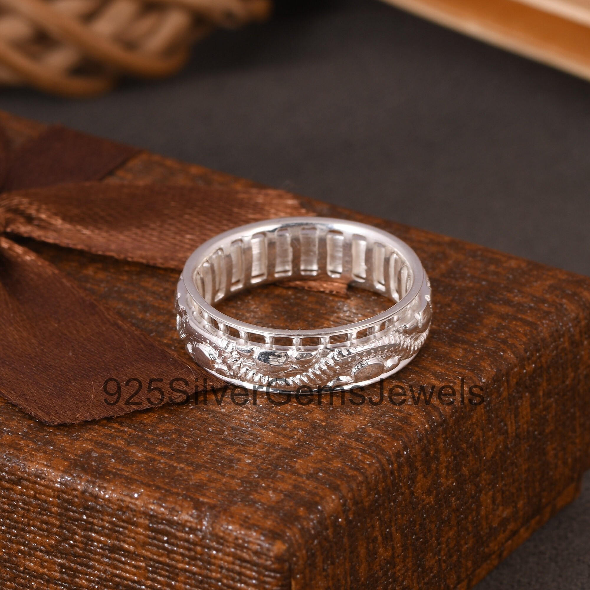 Dragon clearance spinner ring