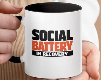 Batterie sociale en récupération | Tasse à café introvertie pleine d'esprit, cadeau de thé Recharge Humor