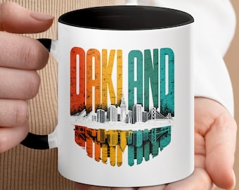 Taza retro con el horizonte de Oakland y el puente de la bahía desgastado (11 oz y 15 oz)