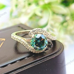 Anillo de moissanita verde azulado, anillo para el meñique en plata de ley, conjunto Este-Oeste