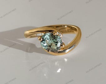 green tourmaline solitaire ring,green oval vintage engagement ring,Oval half bezel with prong setting ring,mint green tourmaline jewelry