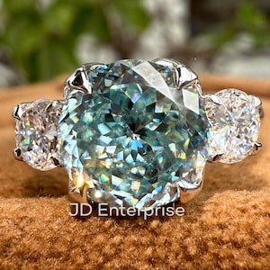 Bague de fiançailles en moissanite bleu cyan taille portugaise 2,00 carats, monture treillis, alliance trois pierres