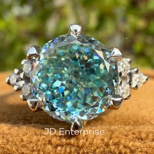 3 karaat Portugees geslepen cyaanblauwe moissaniet verlovingsring, antiek geslepen trouwring, wit/geel/roségoud, zeven stenen jubileumring