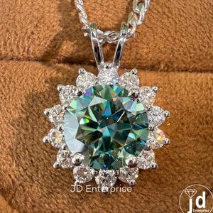 Flower Style 4.00 CT Round Cut Cluster Halo Wedding Pendant, Blue Green Moissanite Charm Pendant for Necklace, Engagement/Anniversary Gifts