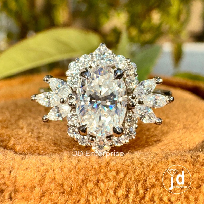 1.00 CT Oval Cut Moissanite Engagement Ring, Oval Wedding Ring, Cluster Set Halo Ring, Vintage Bridal Set Ring, 10k/14k/18k Solid Gold Promise Ring, Daily Ring, Anniversary Gift