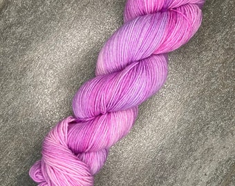 Wool hand dyed sock wool 100g skein knitting crochet gift tonal purple magenta pink lilac lavender blush flowers