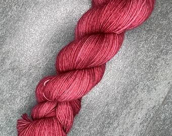 Wool hand dyed sock wool 100g skein knitting crochet gift red burgundy wine burgundy gothic velvet dark pink