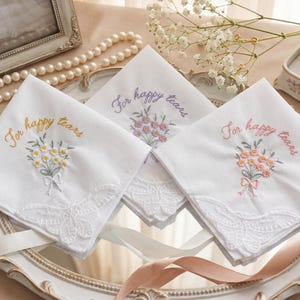 Broderad bröllopsnäsduk, personlig Happy Tears brudnäsduk, anpassad blomsterpresent till bruden, brudens mors minnessak till brudgummen
