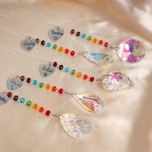 Kundenspezifisches Kristall Suncatcher-Haustier-Denkmalgeschenk, Haustier-Engelsklauen-Regenbogen-Brücken-Denkmal, Hunde- / Katzen- / Haustier-Erinnerung, Haustier-Verlust-Denkmalverzierung
