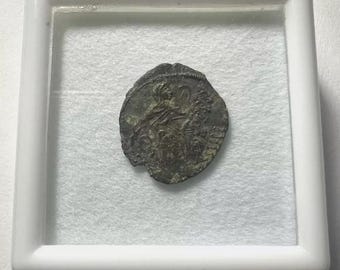 Pièce de monnaie romaine antique authentique dans une boîte de présentation