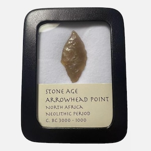 Stone Age Ancient Neolithic Stone Arrowhead In Display Case
