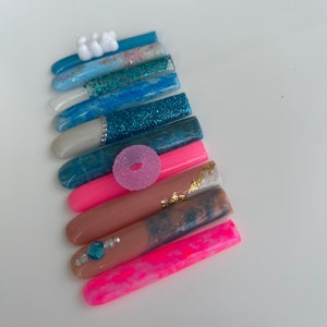 Press on nails
