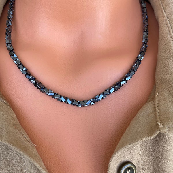 Collier en Hématite - Simple et élégant, collier minimaliste, collier en pierre précieuse minimaliste, cadeau pour elle, cadeau pour lui