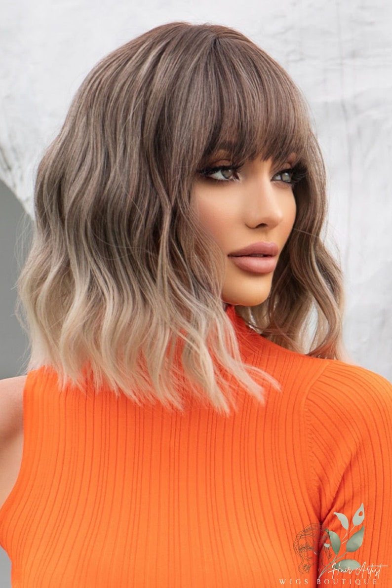 Short Air Length Blonde Wavy Wig With 32CM Bangs main image 0